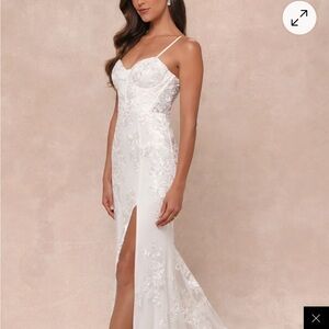 NWOT Wedding Dress Lulus